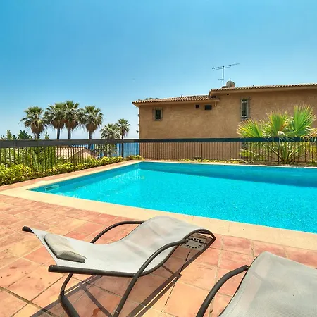 With Pool, Sea View And Garden Villa Golfe-Juan