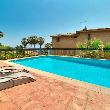 With Pool, Sea View And Garden Villa *